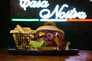 Producto King Burger Nostra Doble Hamburguesa + Papas
