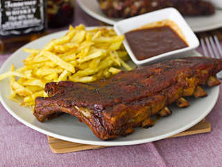 Producto COSTILLAS A LA BBQ CON PAPAS