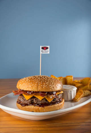 Producto 30% OFF Cheddar Burger + Papas