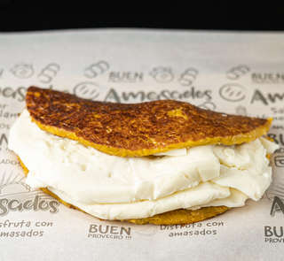 Producto Cachapa con Doble Queso de Mano